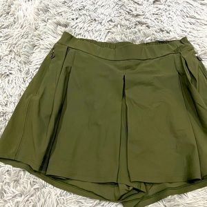 Lululemon skort with pockets